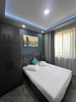 1 dormitorio, cortinas opacas, sistema de insonorización