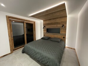 7 bedrooms, iron/ironing board, travel crib, WiFi - Superbe Chalet Entièrement Rénové: Confortable, Spacieux et Lumineux (Châtel)