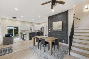 Interior - Biltmore Bliss: Hot Tub, Fireplace, Mountain stay (Fairview)