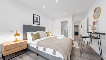 Superior Apartment | Individually decorated, individually furnished, desk, laptop workspace