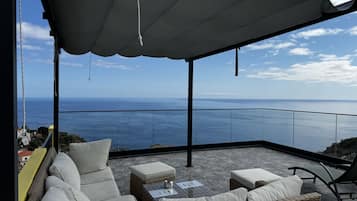 Apartment, Private Bathroom, Sea View (1st Floor ) | Pemandangan balkoni
