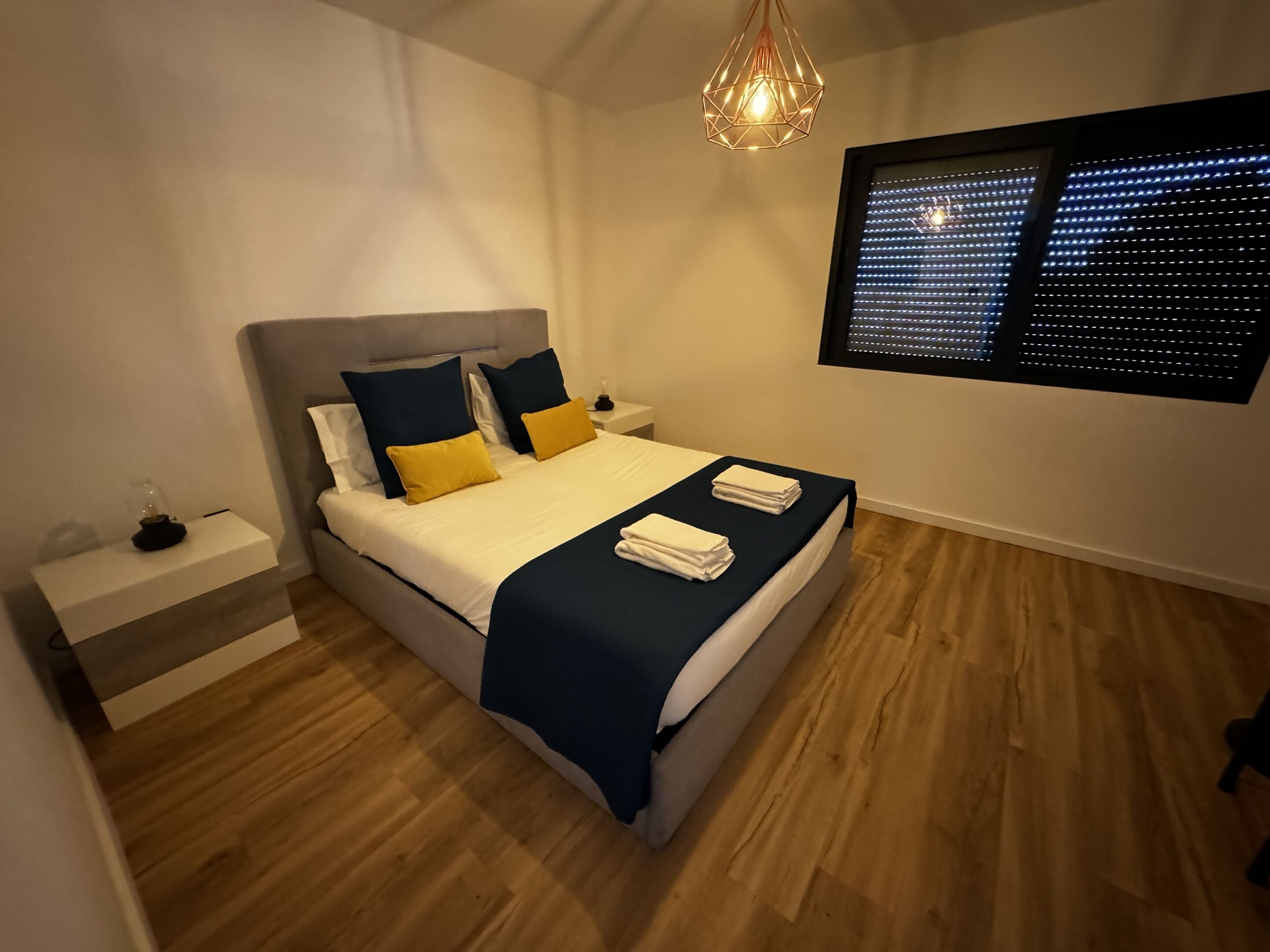 Seprai antialergi, selimut bulu angsa, busa memori, dan kedap suara