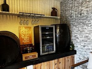 Apartamento, vistas al mar (Villa) | Bar (en el alojamiento)