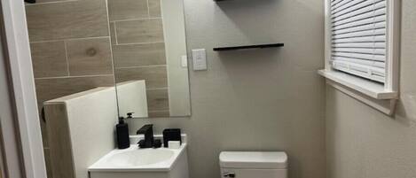 Towels, soap, shampoo, toilet paper