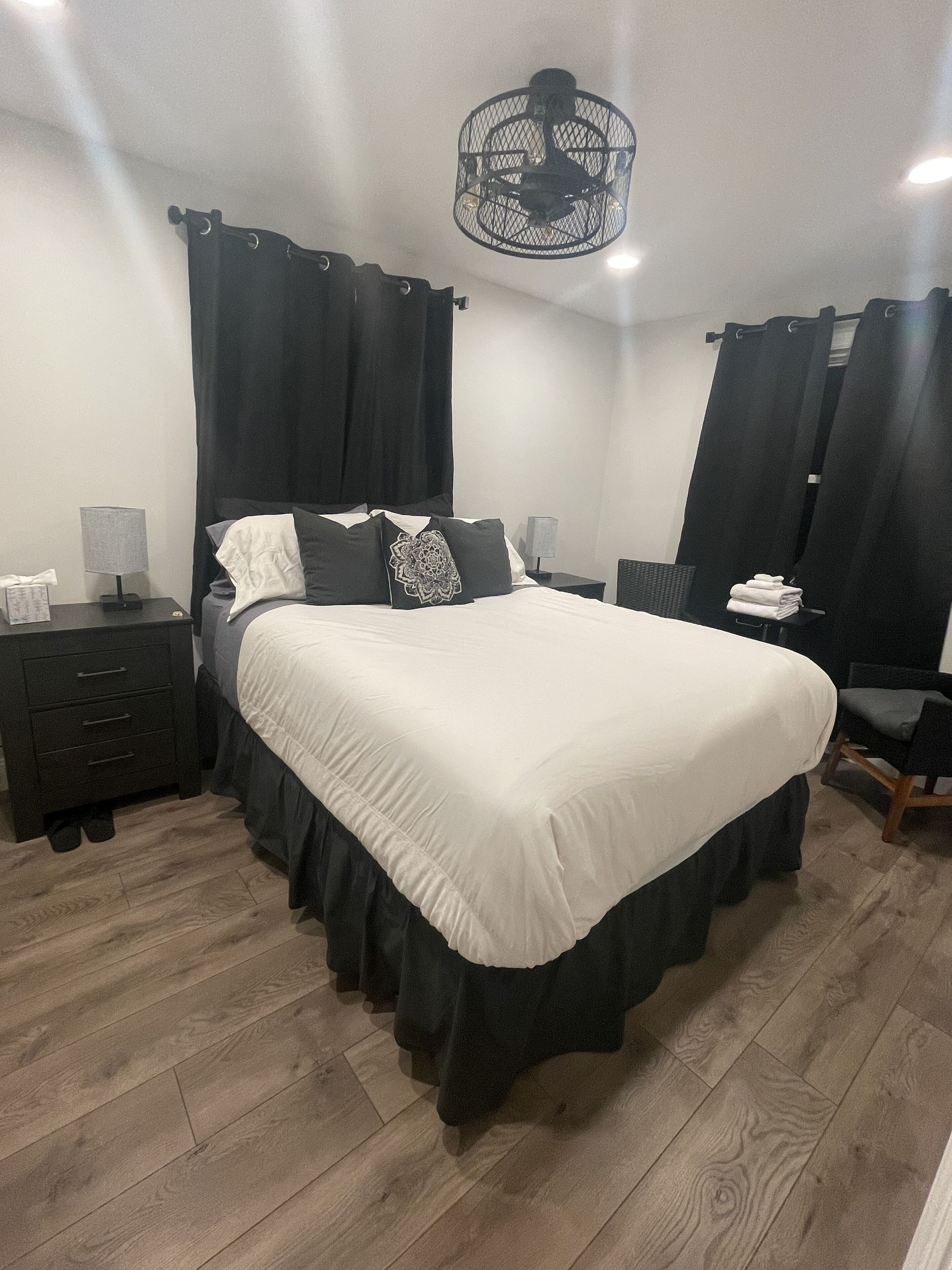 2 多间卧室、办公桌、熨斗/熨衣板、WiFi