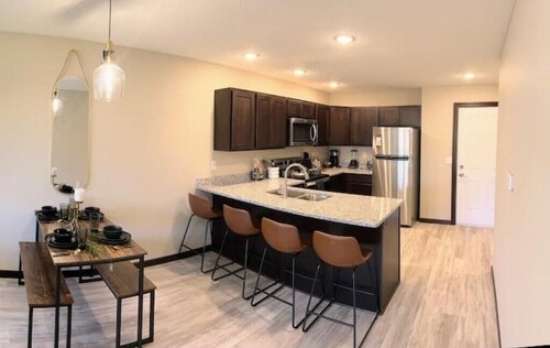102 - New, Modern & Comfortable 1 Bedroom Apt
