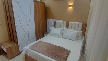 2 bedrooms, bed sheets