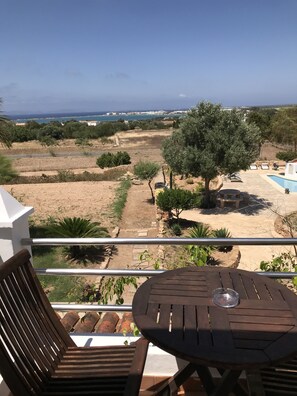 Basic-Apartment, 1 Schlafzimmer, Terrasse | Hochwertige Bettwaren, individuell dekoriert, individuell eingerichtet