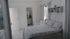 4 chambres, fer et planche à repasser, Wi-Fi, draps fournis