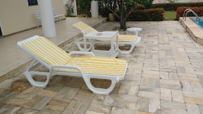 Terrace/patio - Casa, 4 Quartos em Vilas do Atlântico a 300 mt Praia, Piscina e Suítes Completas (Fazenda Pitangueira Lauro de Freitas)