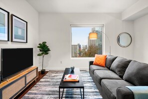 Apartment | 2 bedrooms - Austin Central 2BD 2BA Apartment (Austin)