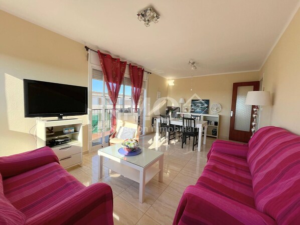 TV - Nice flat in Bahia area with parking space (Cambrils)