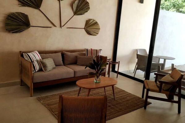 Smart TV - Surenna bella 3 bedroom home with pool (tulum)