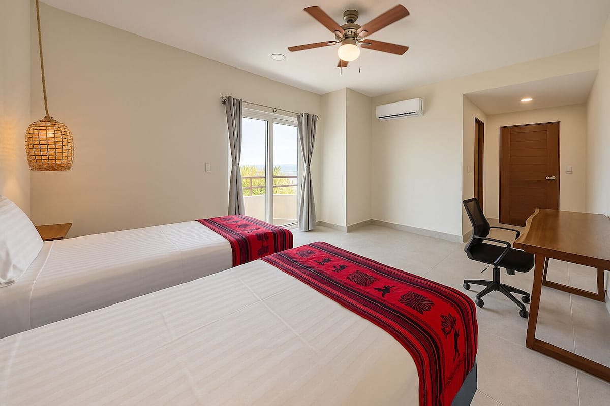 1 bedroom, premium bedding, in-room safe, desk