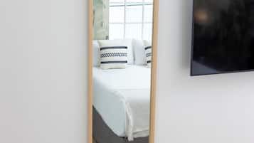 1 bedroom, desk, iron/ironing board, free WiFi