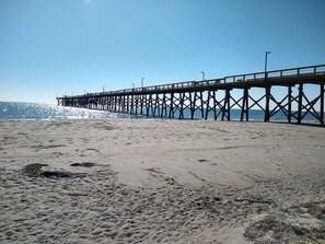 10mins from the pier!