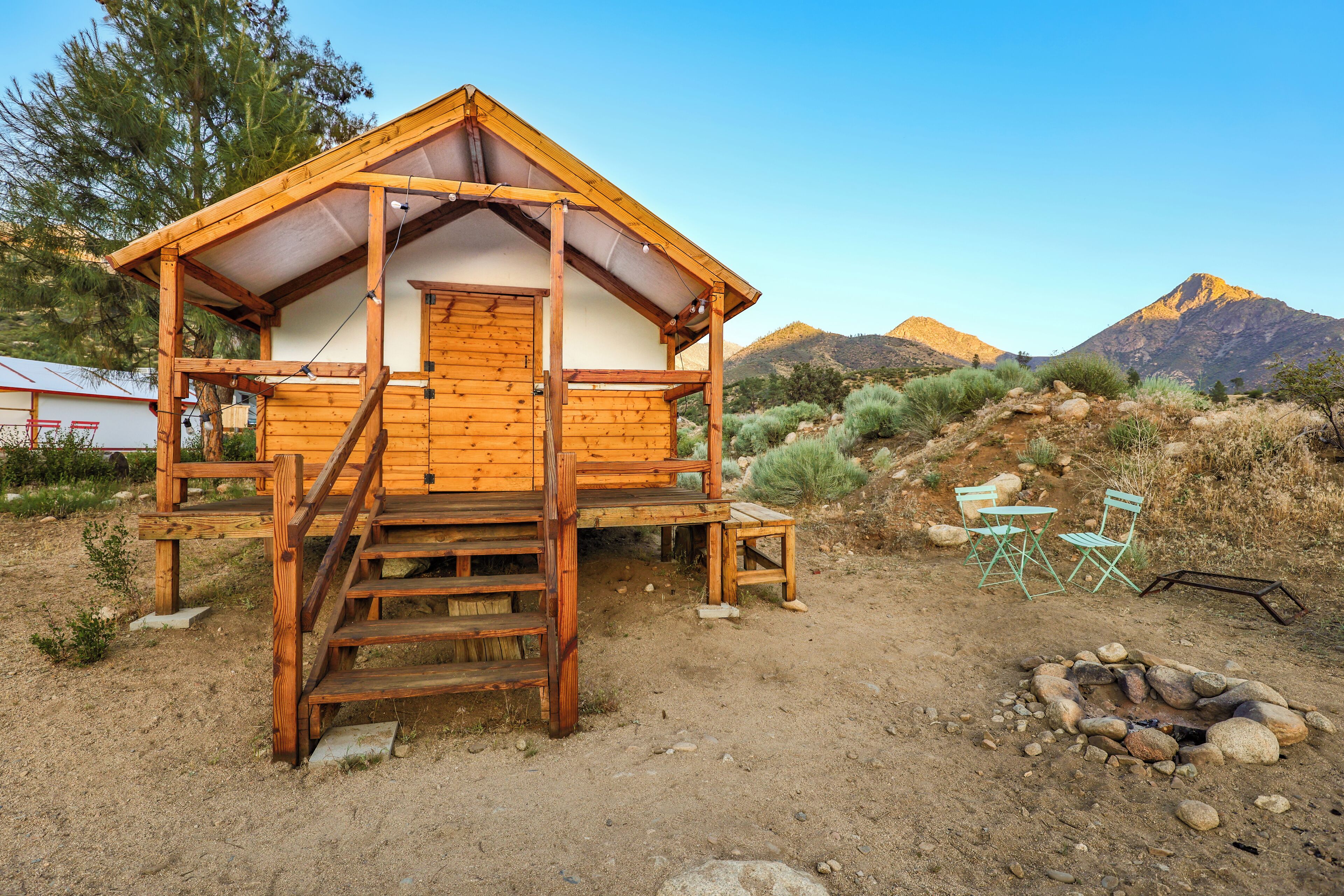 ด้านหน้าที่พัก