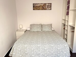 1 bedroom, iron/ironing board, free WiFi, bed sheets - Bonito Apartamento en el Centro de Utrera, muy Bien Comunicado (Utrera)