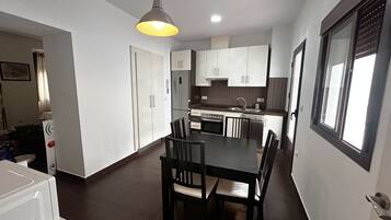 Microones, forn, placa de cuina i rentaplats