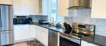 Peaceful 3bed3bath 2300sqft Home Centrally Located in Heart of Silicon Valley