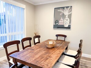 Dining - Peaceful 3bed3bath 2300sqft Home Centrally Located in Heart of Silicon Valley (Santa Clara)