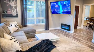 Smart TV, fireplace