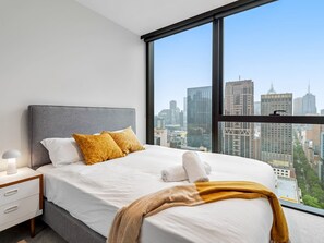 2 bedrooms, desk, iron/ironing board, WiFi