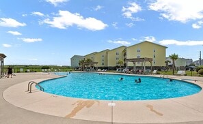 Outdoor pool - Private beach access! Condo near the heart of Surf City ! (Surf City)