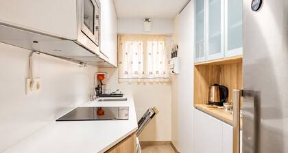 Cubo's Estepona Oceanview Apartment & Free Parking / beachfront / free wifi / parking included