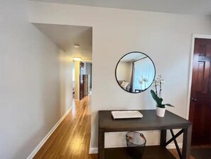 Interior - Private 3BR, 1 BA, 2 Garage, Fenced Yard, Central KC location Quiet Neighborhood (Prairie Village)