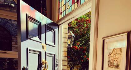Cozy 1-bedroom in Historic Victorian Residence