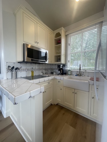 Ranch cottage with gorgeous views 