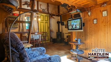 Fernseher, Bücher, Stereoanlage
