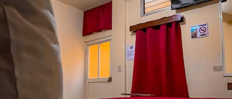 Habitación individual Deluxe | Wifi gratis y ropa de cama