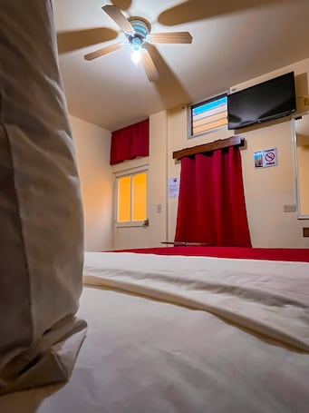 Wifi gratis y ropa de cama