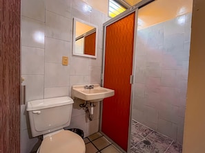 Deluxe Single Room | Bathroom