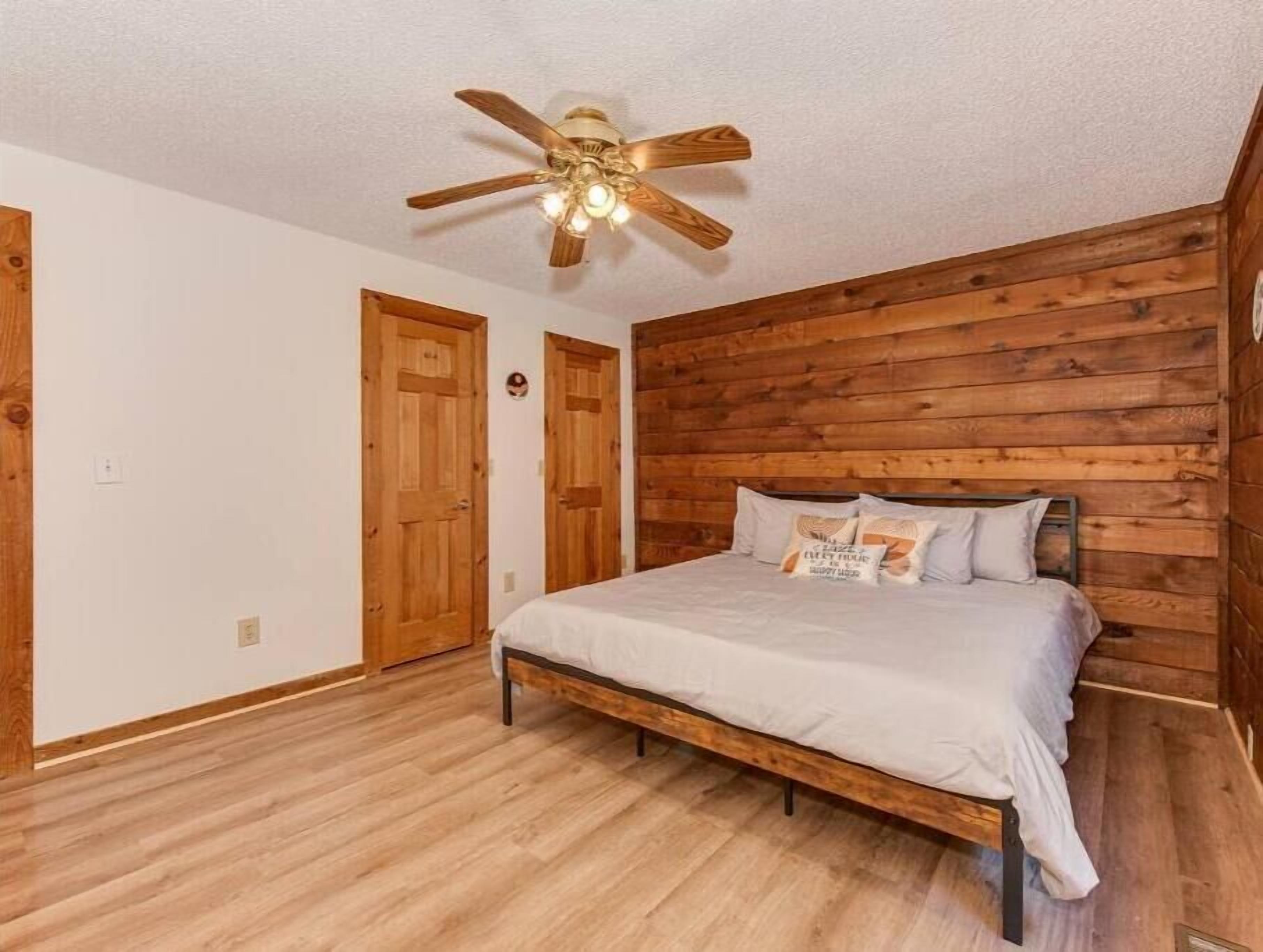 3 bedrooms, in-room safe, travel cot, free WiFi