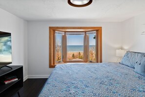 4 bedrooms, iron/ironing board, WiFi
