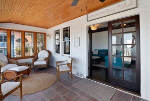 Interior - Up, Up & Away - Lake Michigan Beach Getaway! (Michigan City)