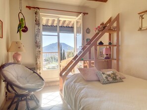 1 bedroom, iron/ironing board