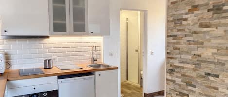 雪櫃、微波爐、焗爐、咖啡機/沖茶器