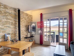 TV - LES LAURIERS DU PLAN (Le Plan-de-la-Tour)