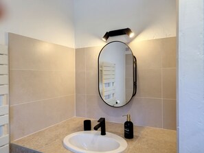 Doccia, asciugacapelli