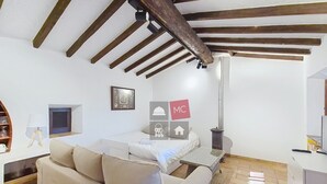 Interior - LE CABANON DANS LA FORET (La Garde-Freinet)