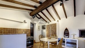 Dining - LE CABANON DANS LA FORET (La Garde-Freinet)