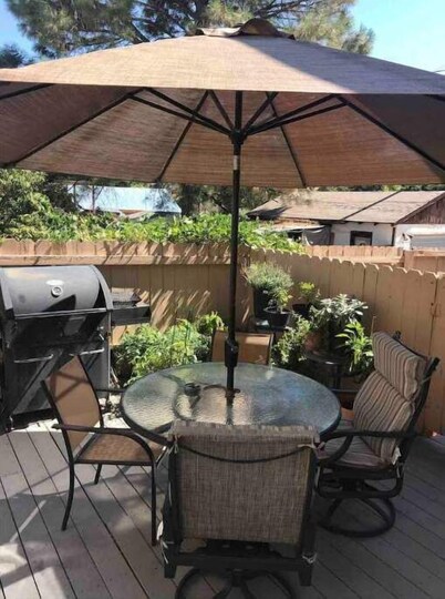 Wild West Rockies! 
PET FRIENDLY!
2 Fenced-in yards!
JACUZZI HOT TUB!
