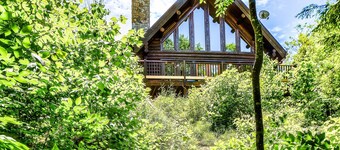 Chalet Boreal - Private Hot Tub, Lake, Kayaks, Pool Table, Incredible Retreat!