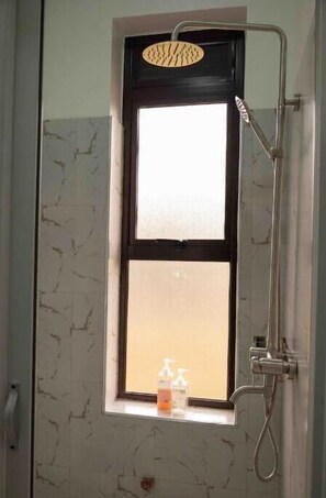 Bathroom - Fall House (Kyanja Kampala)