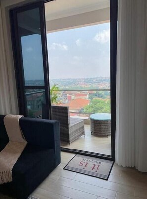Living area - Winter House (Kyanja Kampala)