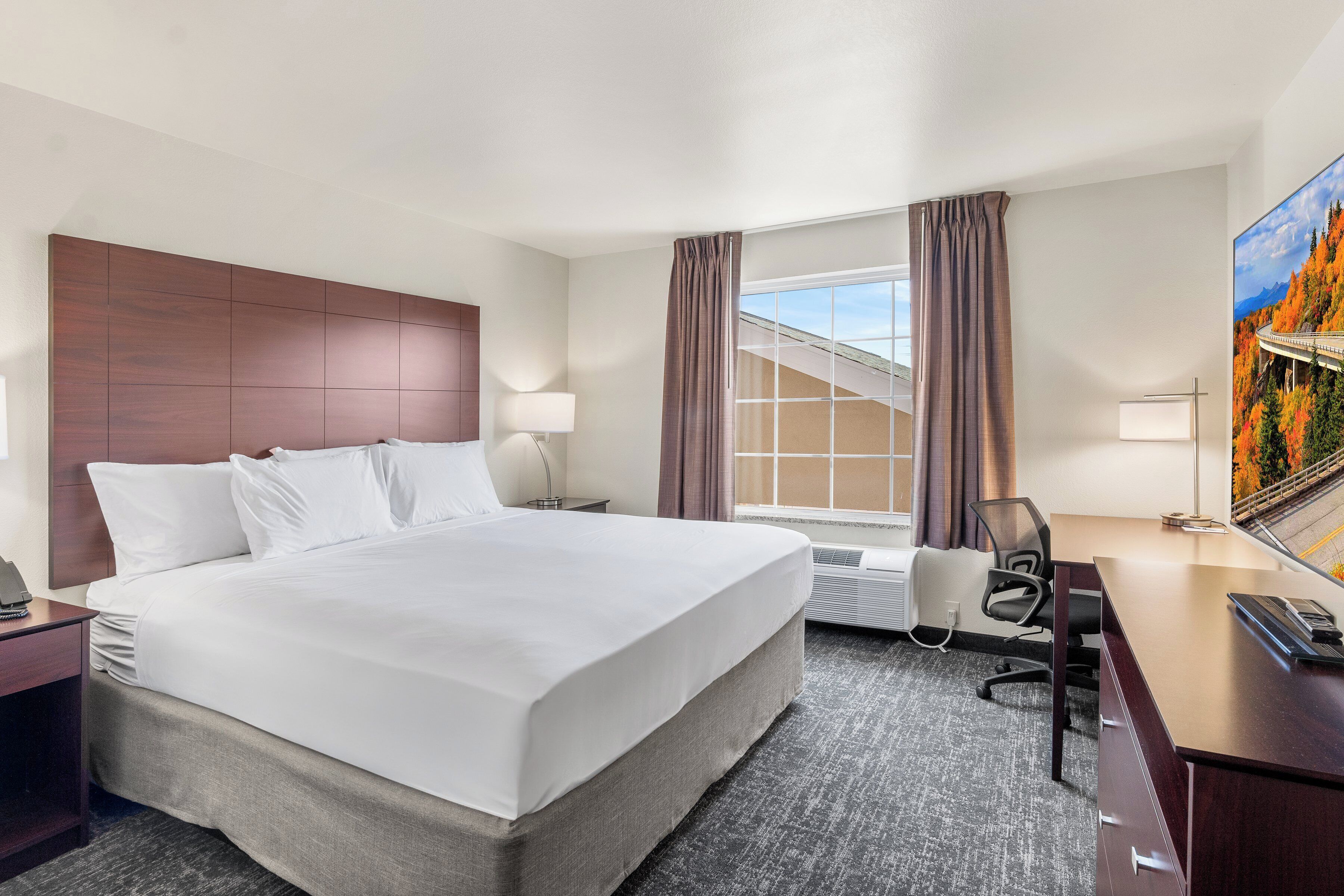 고급 침구, 오리/거위털 이불, 필로우탑 침대, 책상